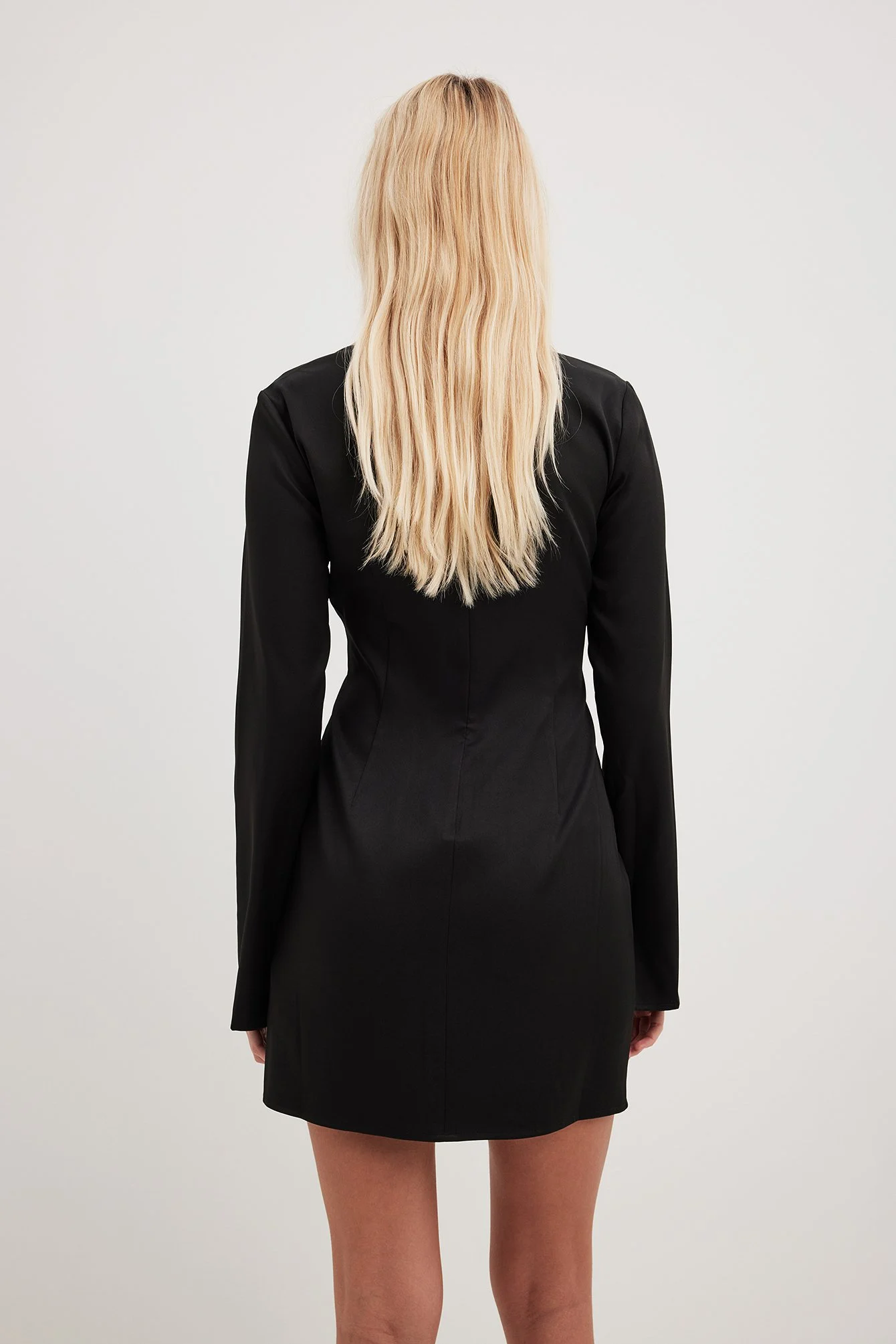 Langärmeliges Minikleid
