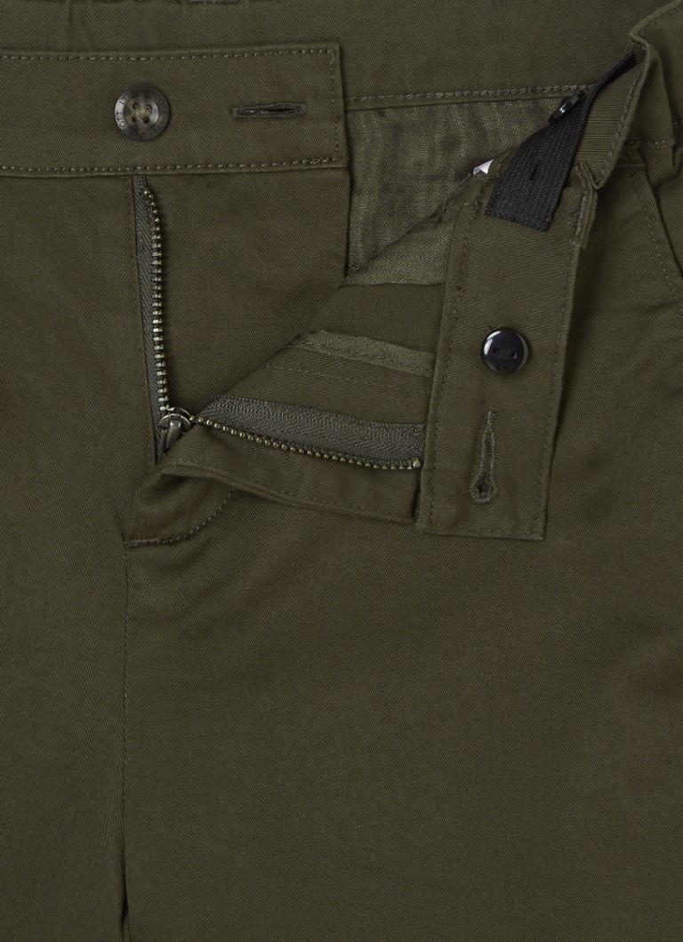Calções chino de corte reto Lyle & Scott com bolsos laterais.