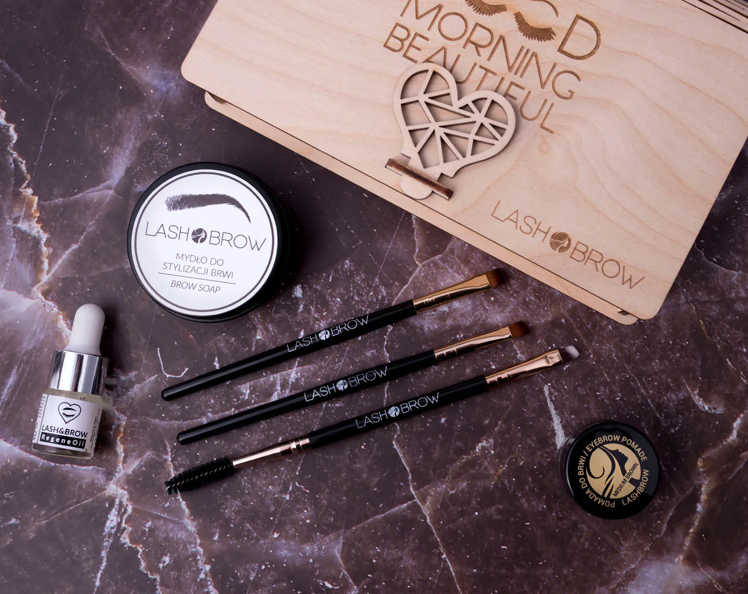 Blakstienų rinkinys „Basic Brow“ antakiams