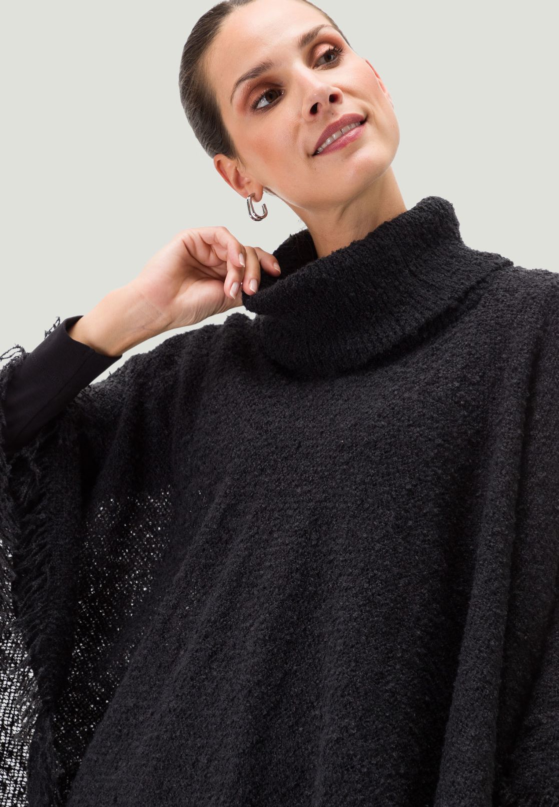 Poncho mit Fransen