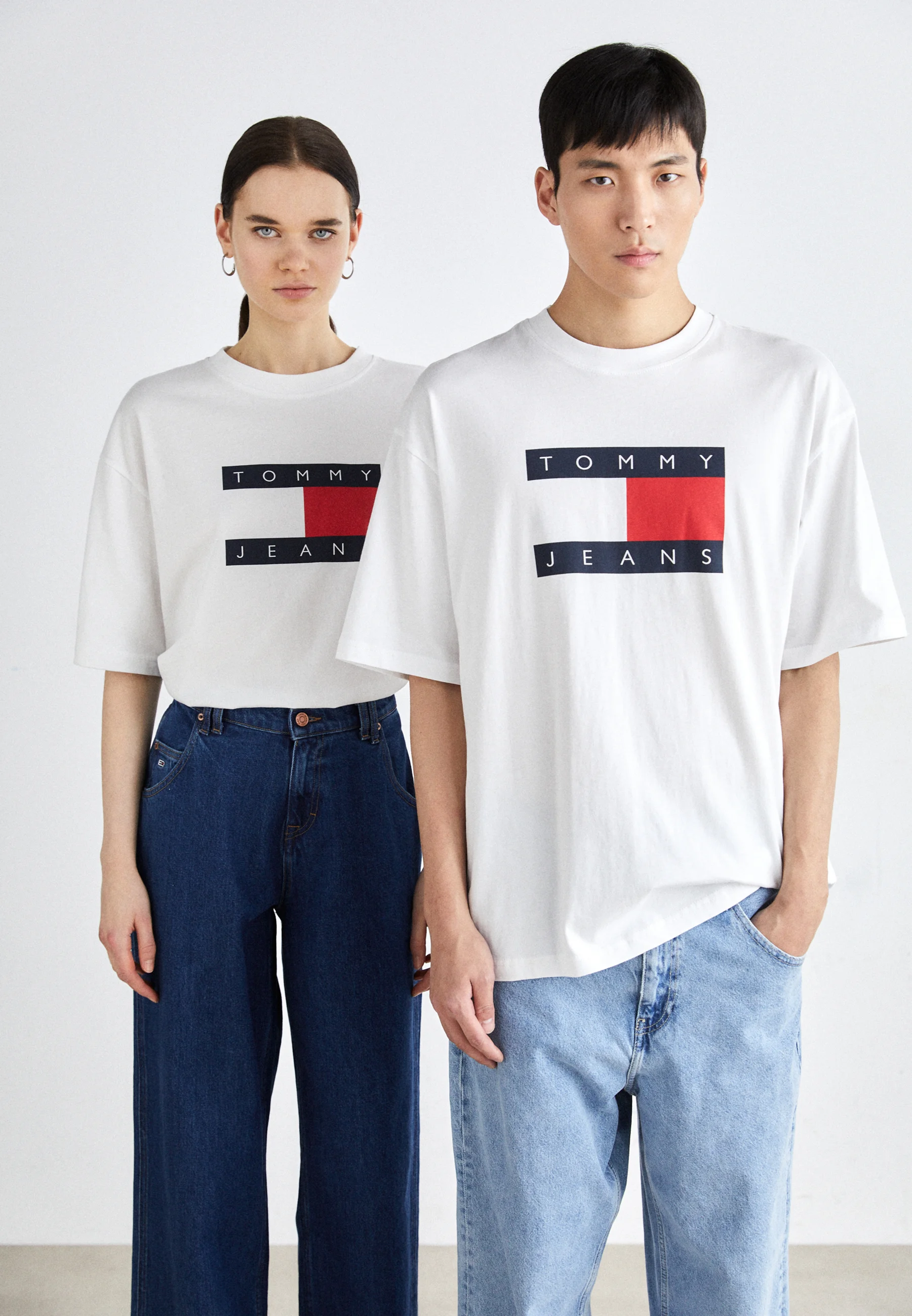 Tommy Jeans SKATE FLAG TEE UNISEX - Camiseta con estampado