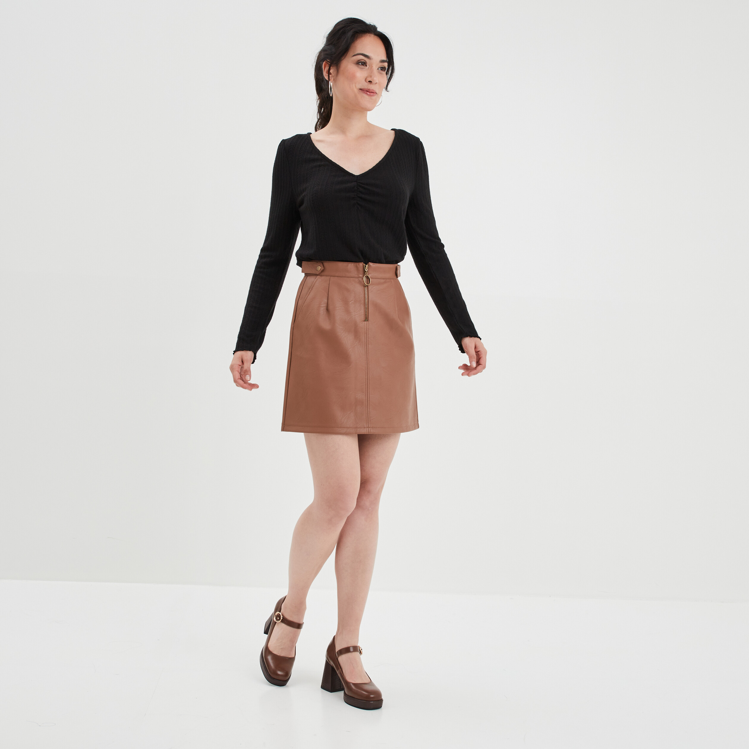 T-shirt ajusté froncé col en V noir femme | La Halle