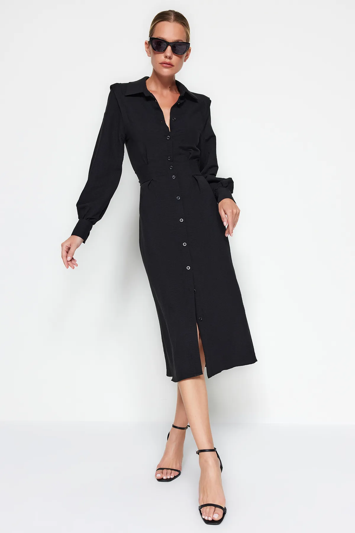 Trendyol Collection  Schwarzes, geknöpftes, gewebtes Kleid zum Binden am Rücken TWOAW24EL00367
