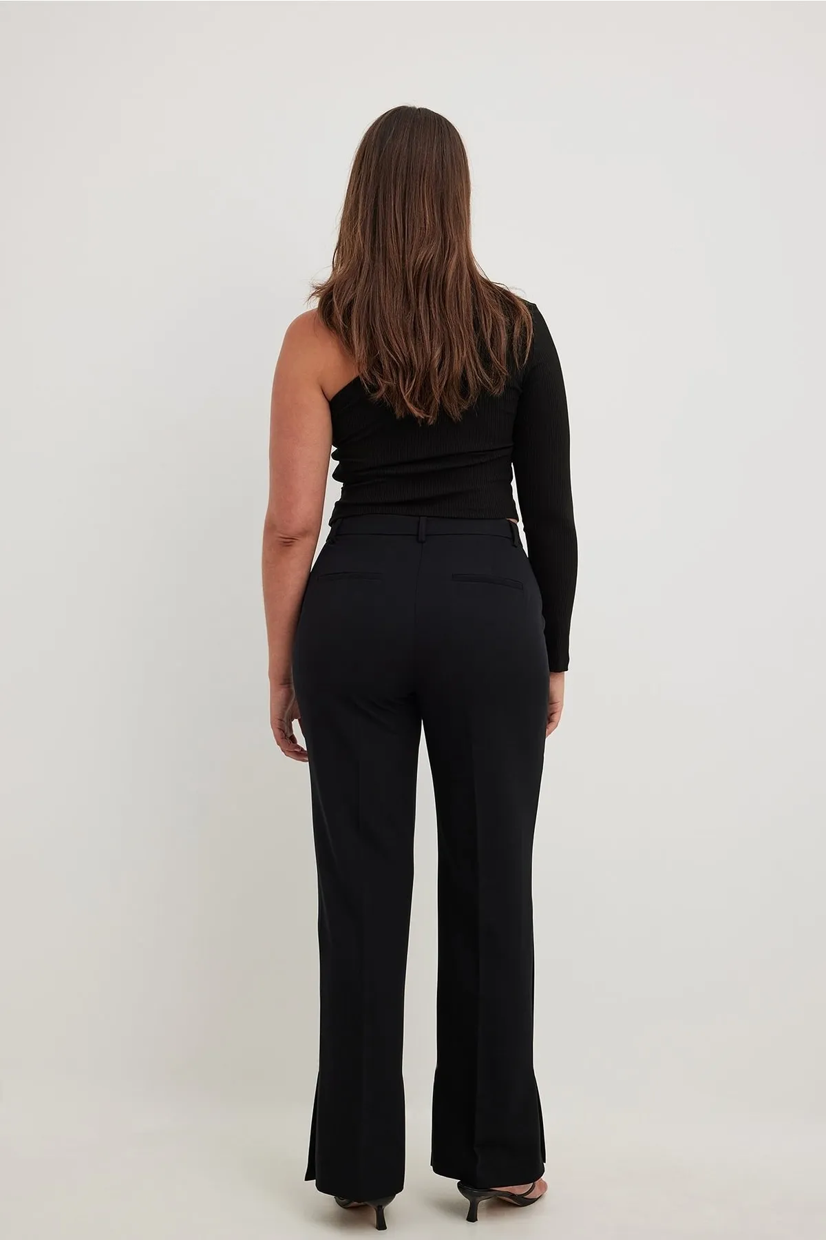 NA-KD  Maßgeschneiderte Hose mit Seitenschlitz