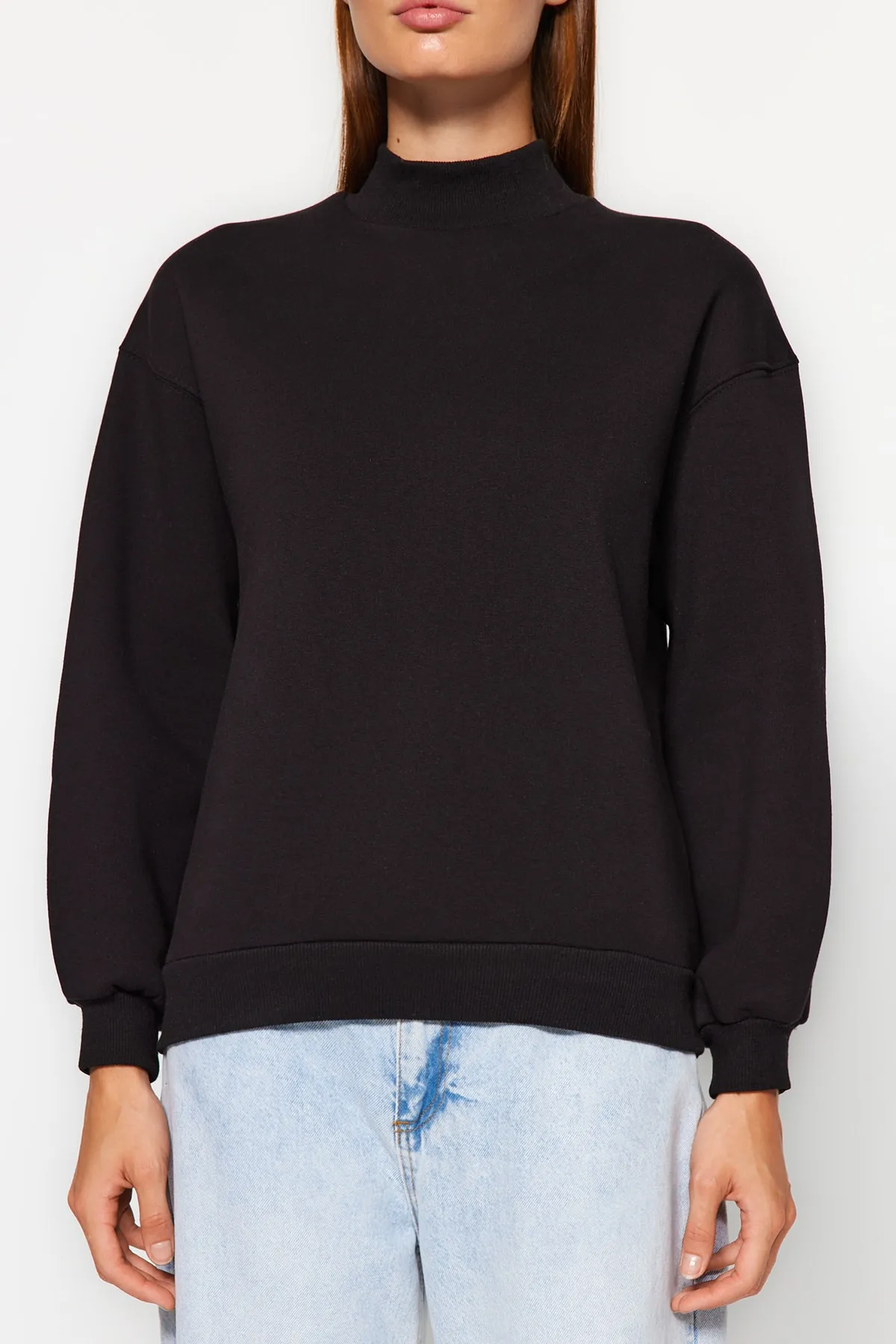 Trendyol Collection  Schwarzer Stehkragen, dicke Fleece-Innenseite, entspannte/bequeme Passform, lockeres Strick-Sweatshirt