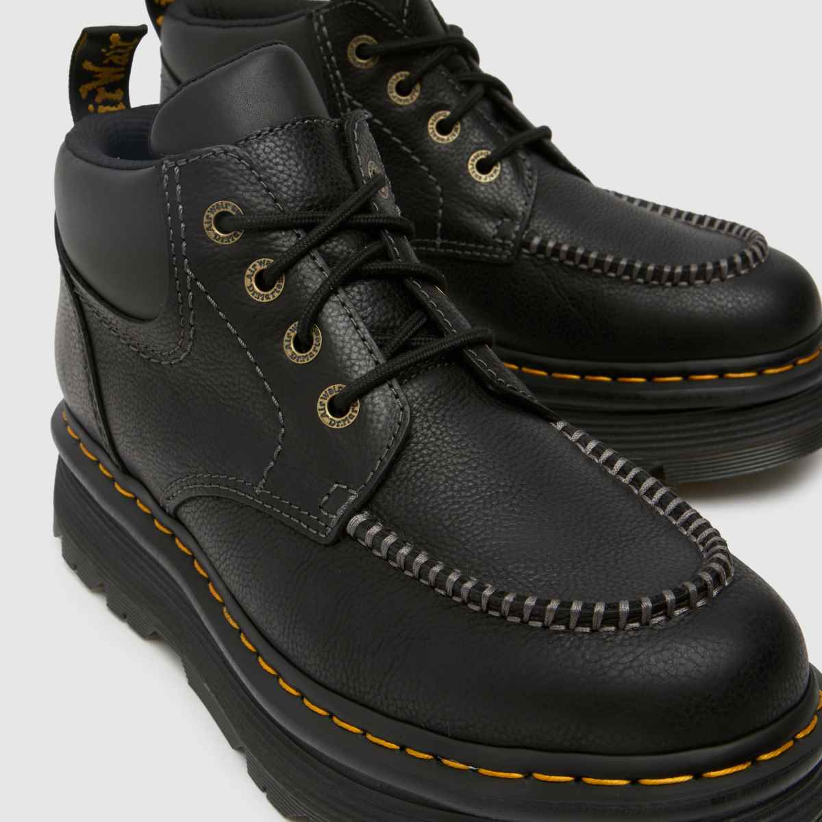 Dr. Martens zebcakk cipők fekete színben