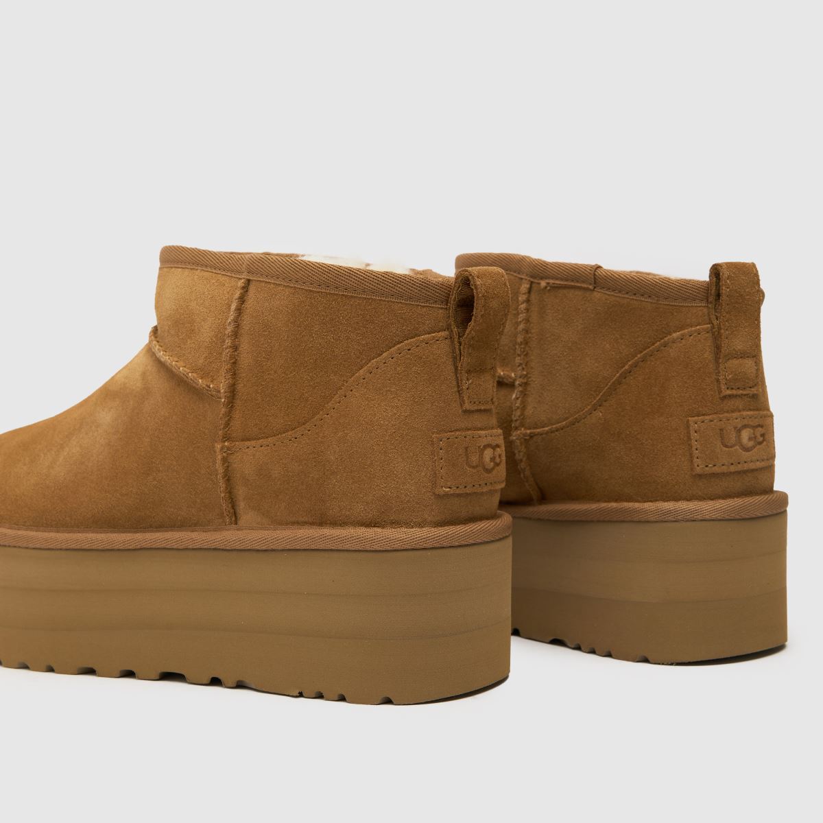 Klasické ultra mini boty na platformě UGG v kaštanové barvě