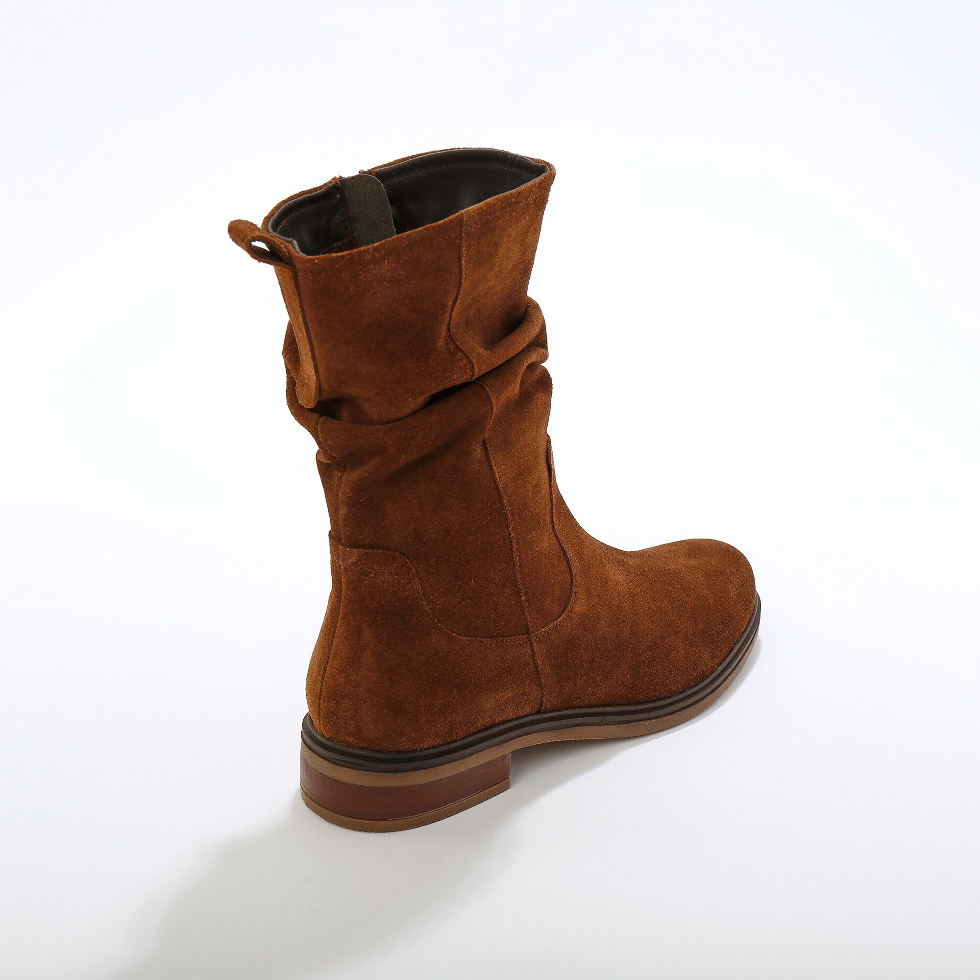 Bottes fourrées en cuir plissé