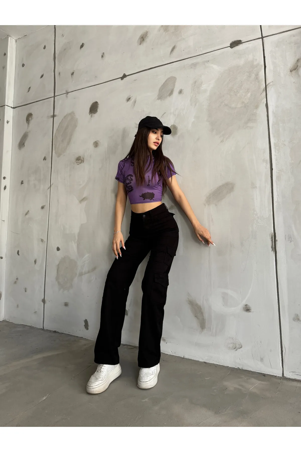 BİKELİFE  Schwarze Damen-Cargohose mit hoher Taille und mehreren Taschen und gerader Passform