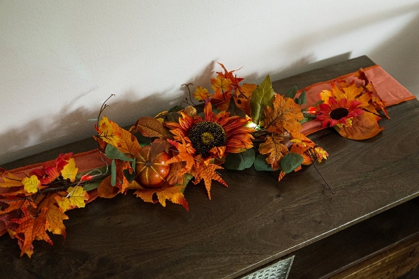 MyFlair Tischläufer Herbst Blumen mit LED, aus Polyester