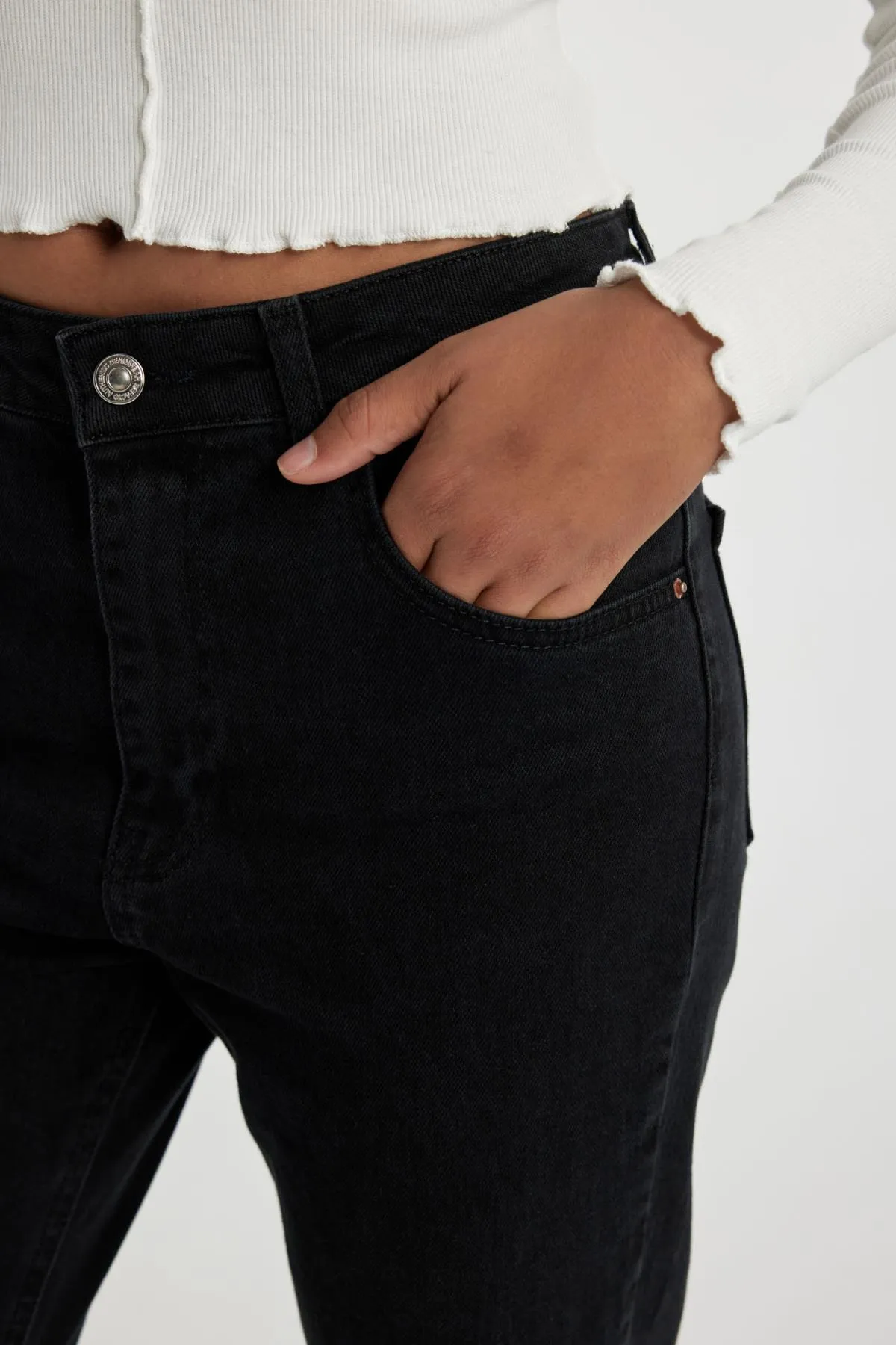 DeFacto  Mia Flare Fit Lange Jeanshose mit normaler Taille und ausgestelltem Bein