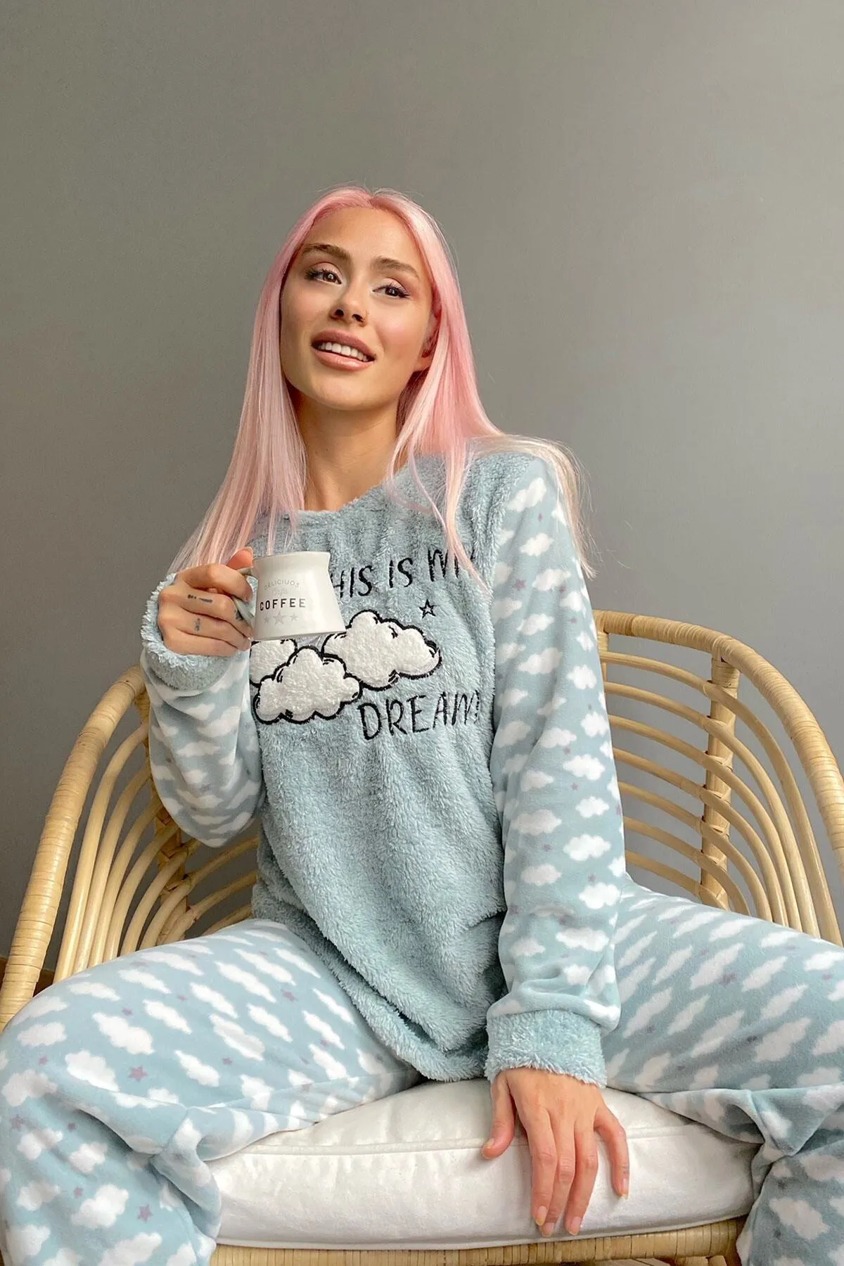 Pijamaevi  Mintgrünes Damen-Pyjama-Set aus Plüsch mit Mondwolkenmuster