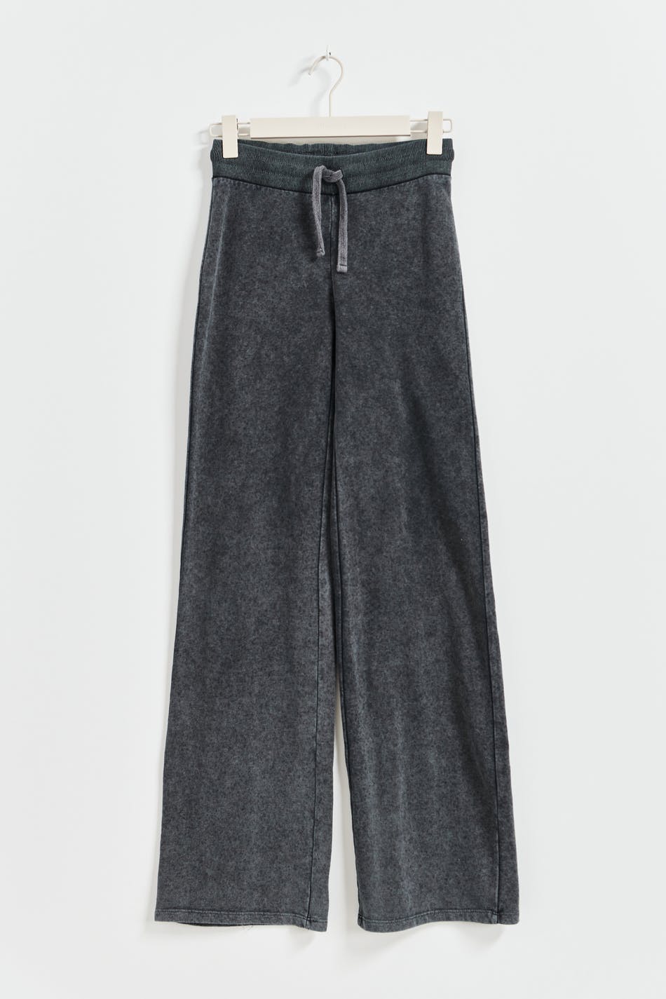 Slim low waist sweatpants