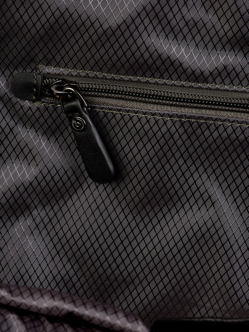 Rucksack mit Laptopfach in schwarz