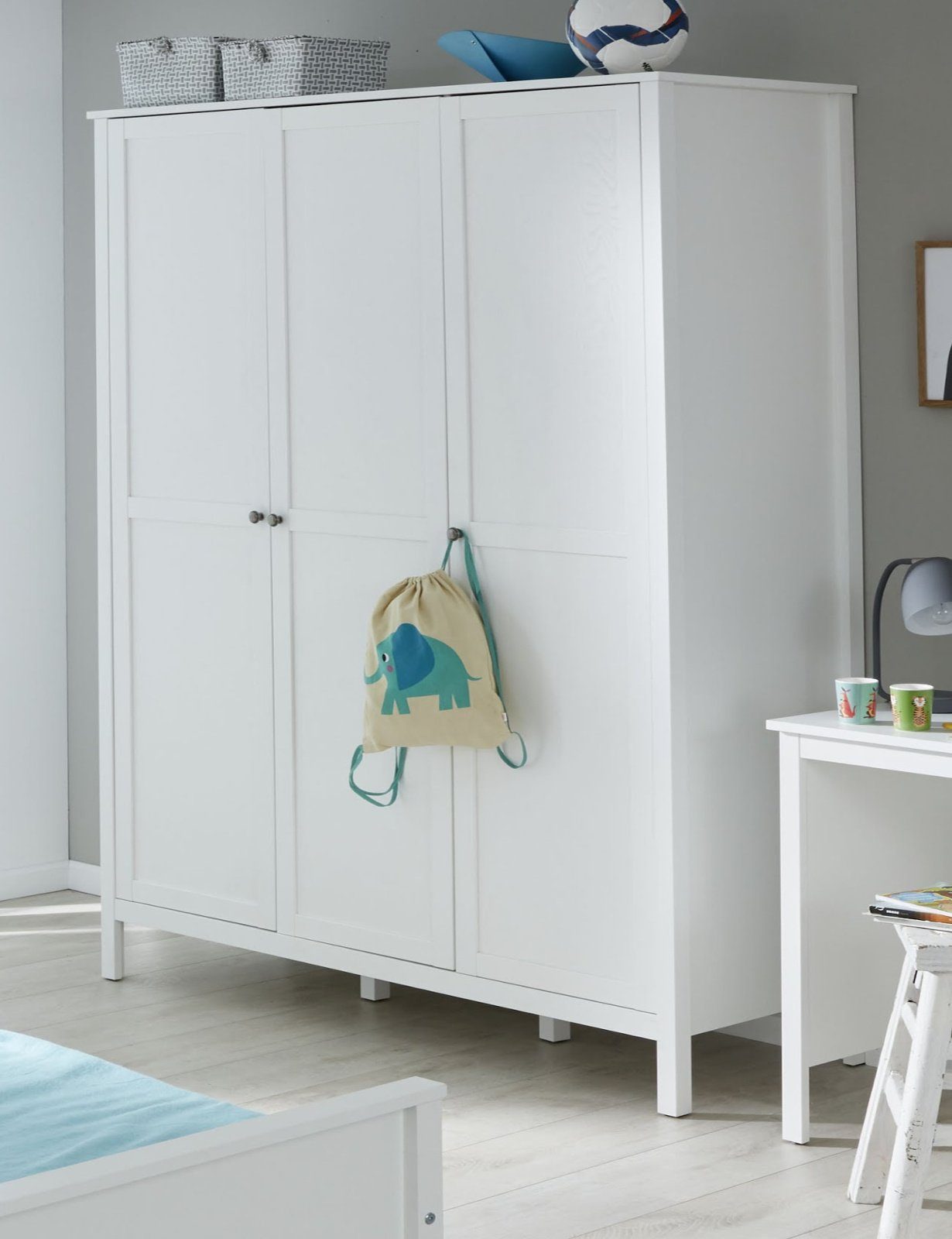 trendteam Babyzimmer-Komplettset Ole, (Set 3-teilig, Babybett, Wickelkommode und Kleiderschrank), neutral weiß, Landhaus modern