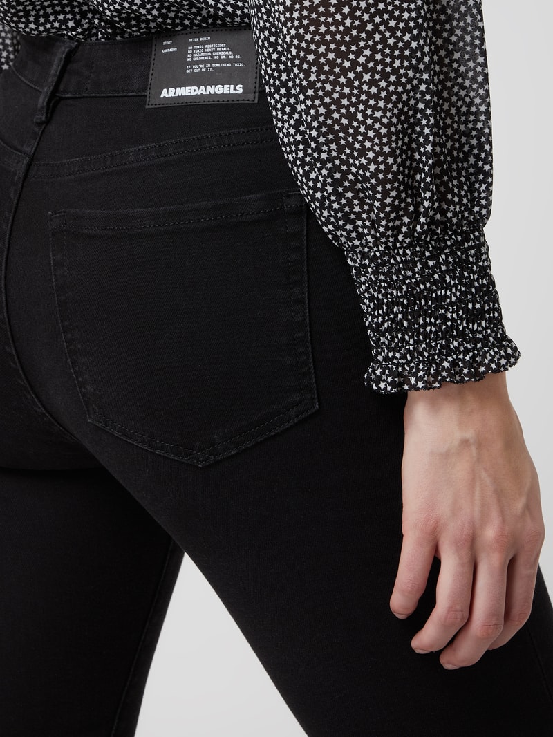 Skinny Fit Jeans mit Stretch-Anteil Modell 'Tillaa' in schwarz