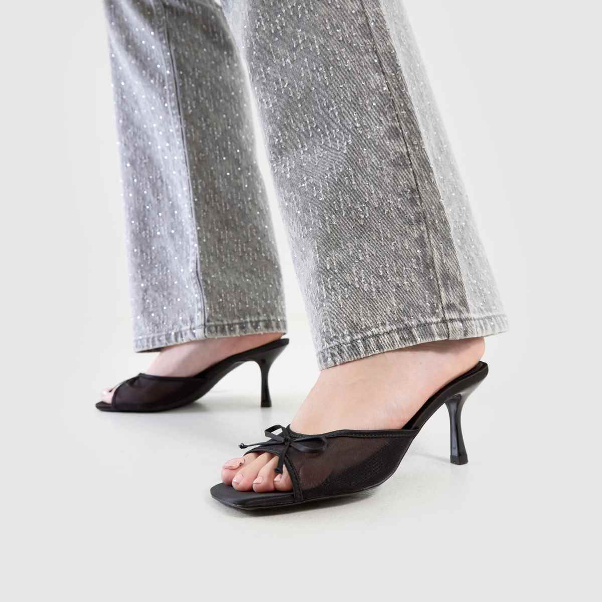 Schuh Selena Mule magassarkú fekete színben