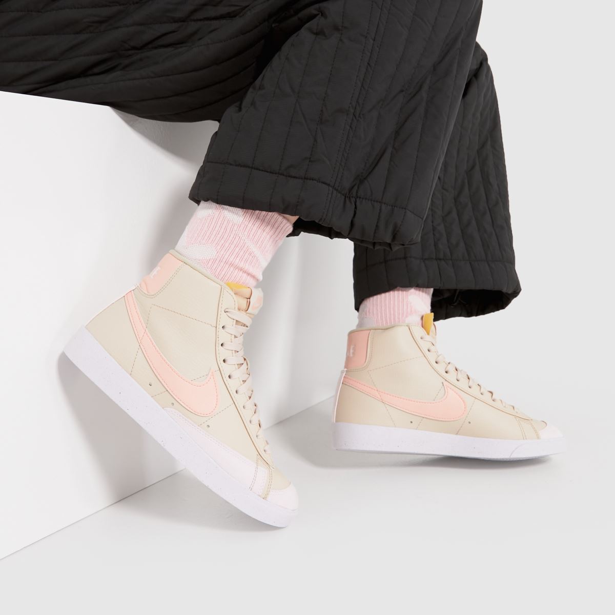 Nike Blazer Mid 77 – Beige träningsskor