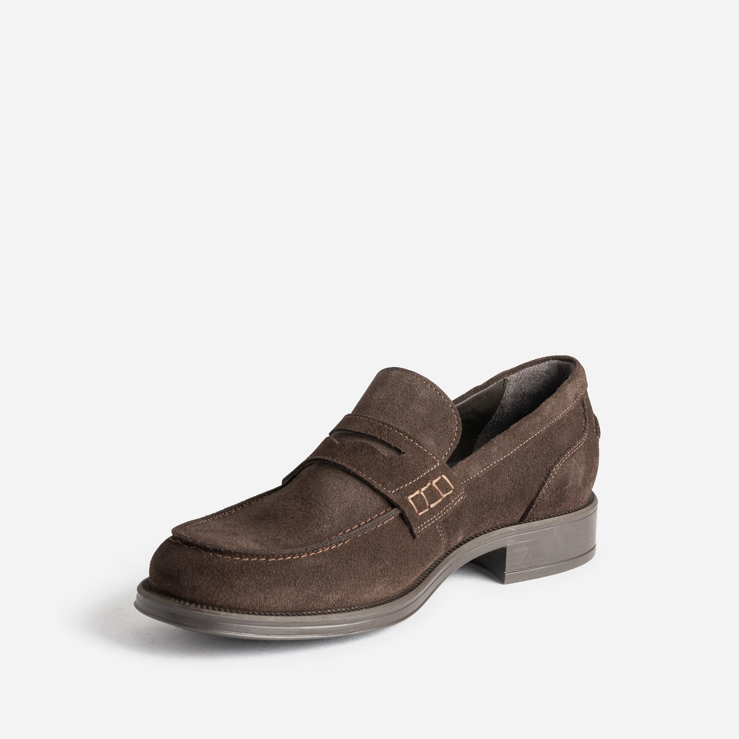 Mocassin marron en cuir velours