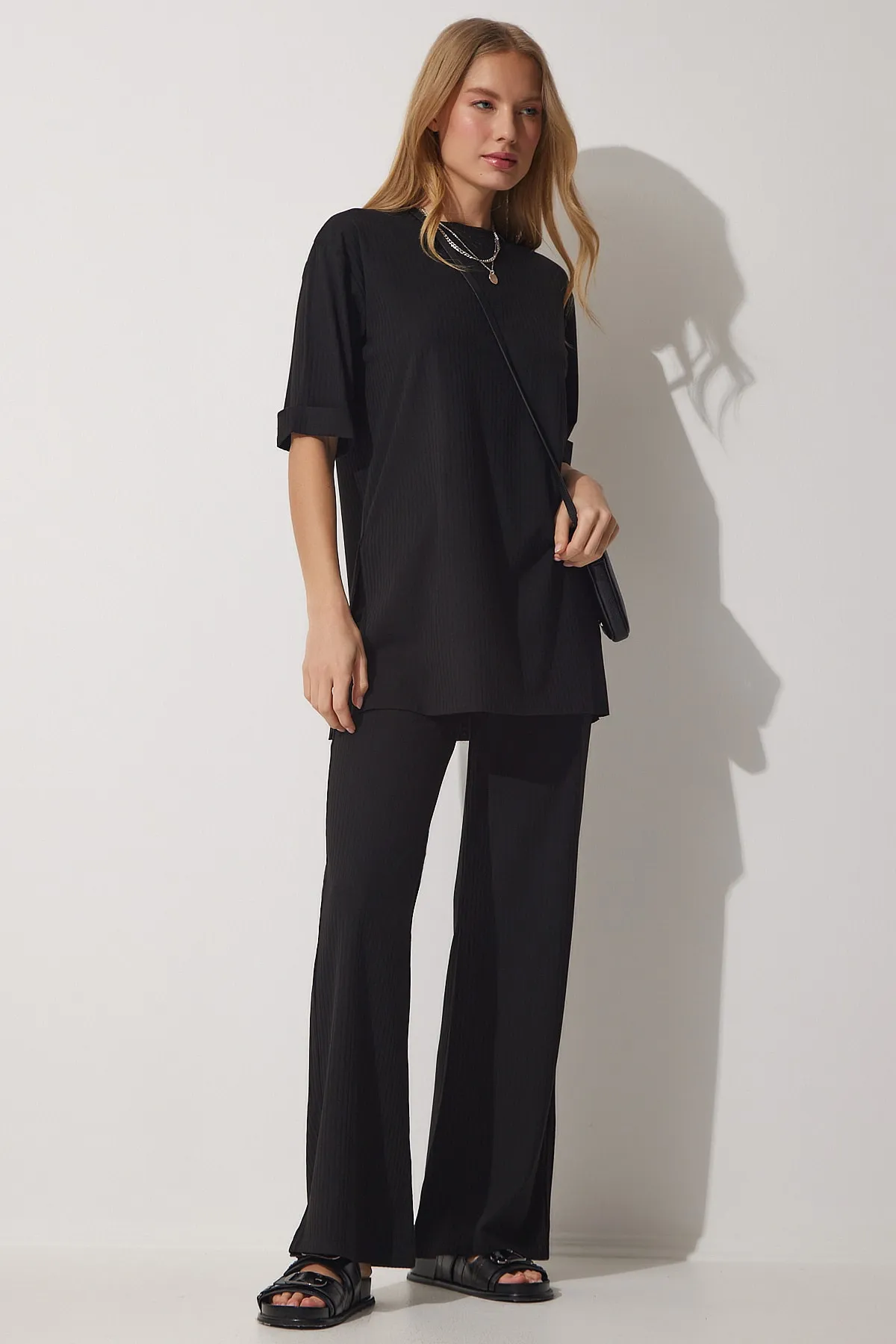 Happiness İstanbul  Schwarzes, geripptes, flexibles Strick-Set für Damen KH00086