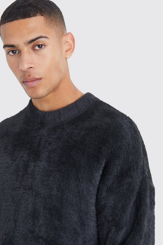 Kastiger flauschiger Rundhals-Pullover
