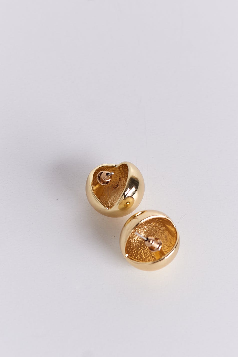 Round earrings