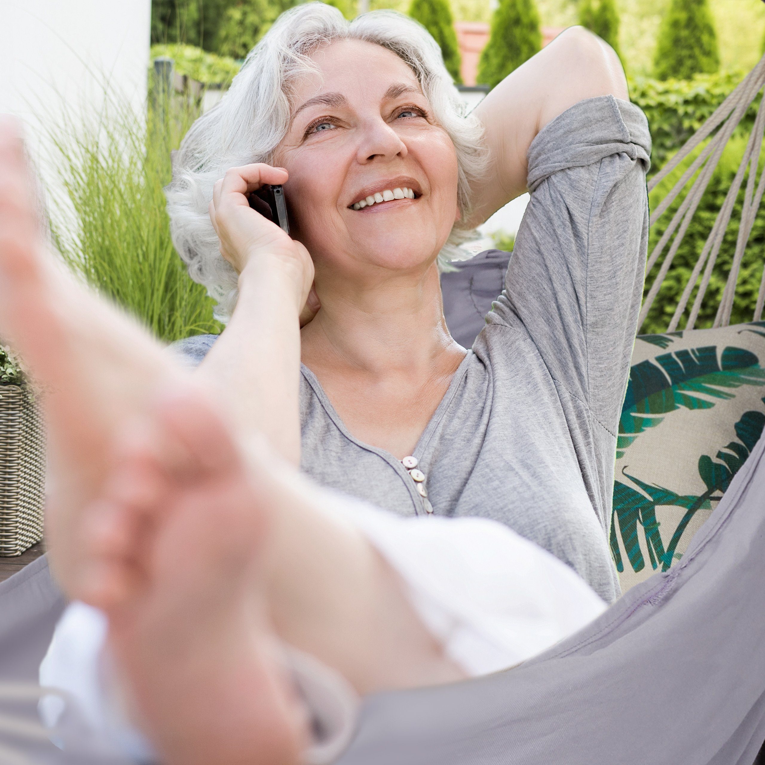 relaxdays Hängematte Graue Hängematte mit Gestell, Grau