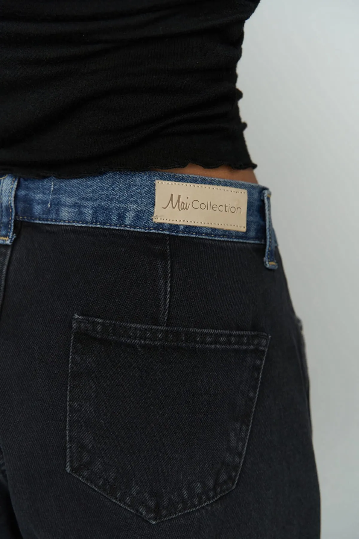 MAİ COLLECTİON  Einzigartige schwarz/blaue Jeanshose