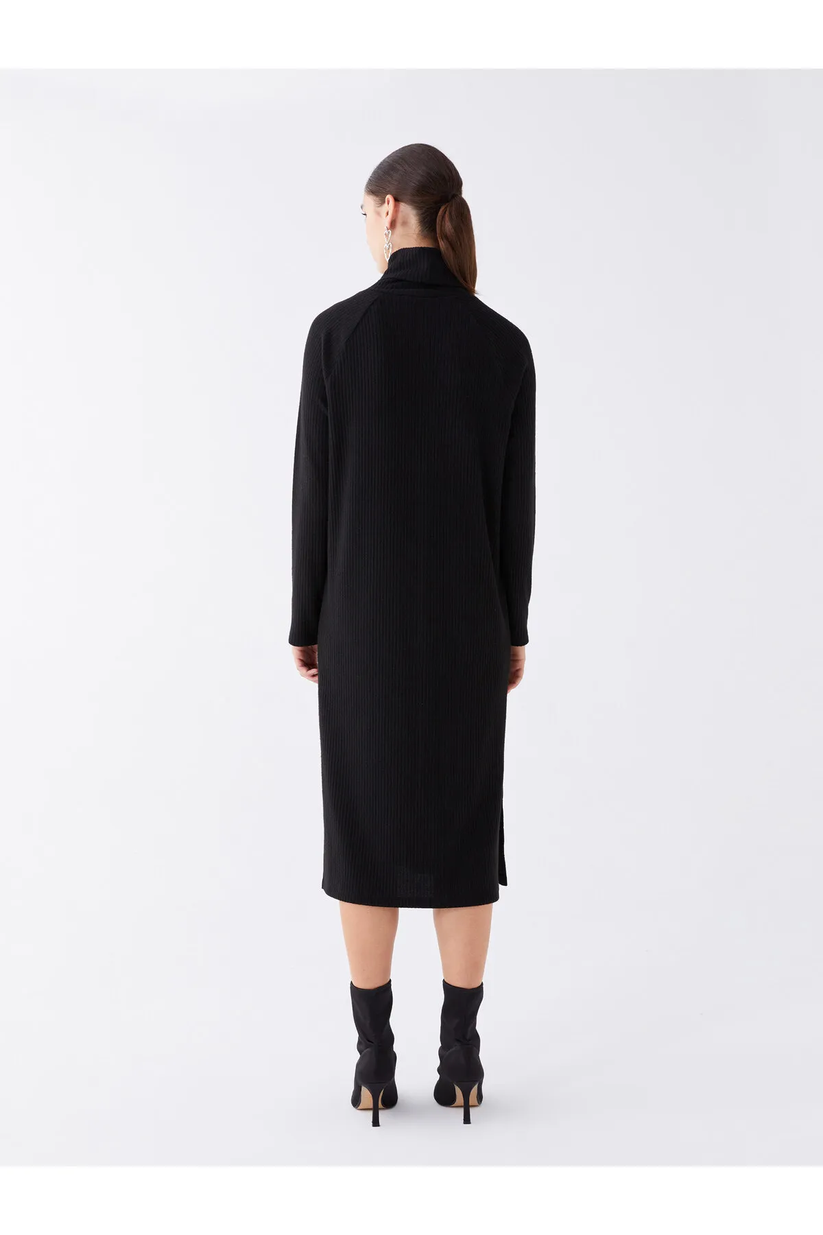 LC Waikiki  Einfarbiges langärmliges Damen-Strickkleid mit Rollkragen