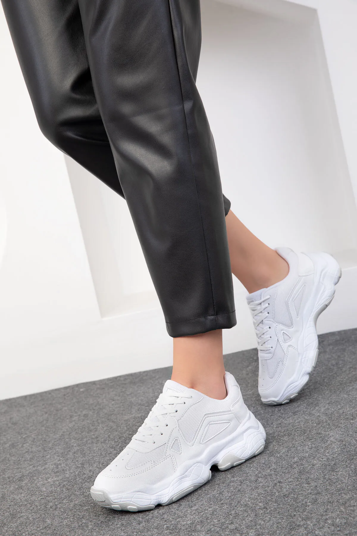 SOHO  Weiße Damen Sneakers 18148