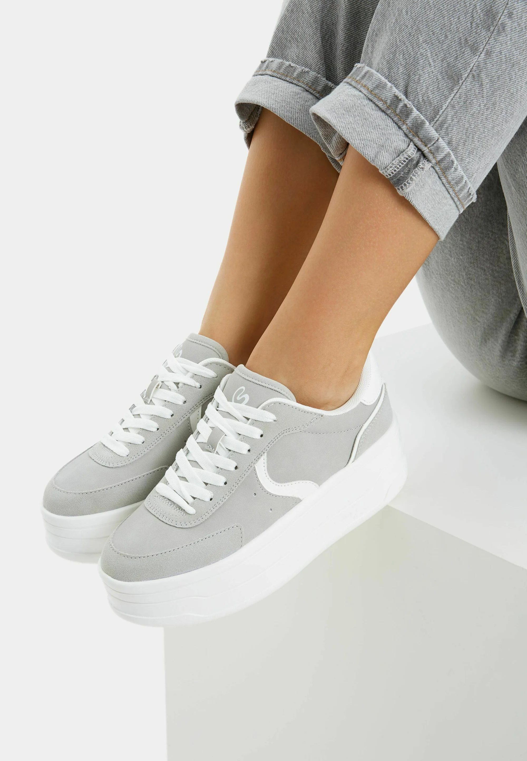 Bershka CONTRAST - Zapatillas bajas