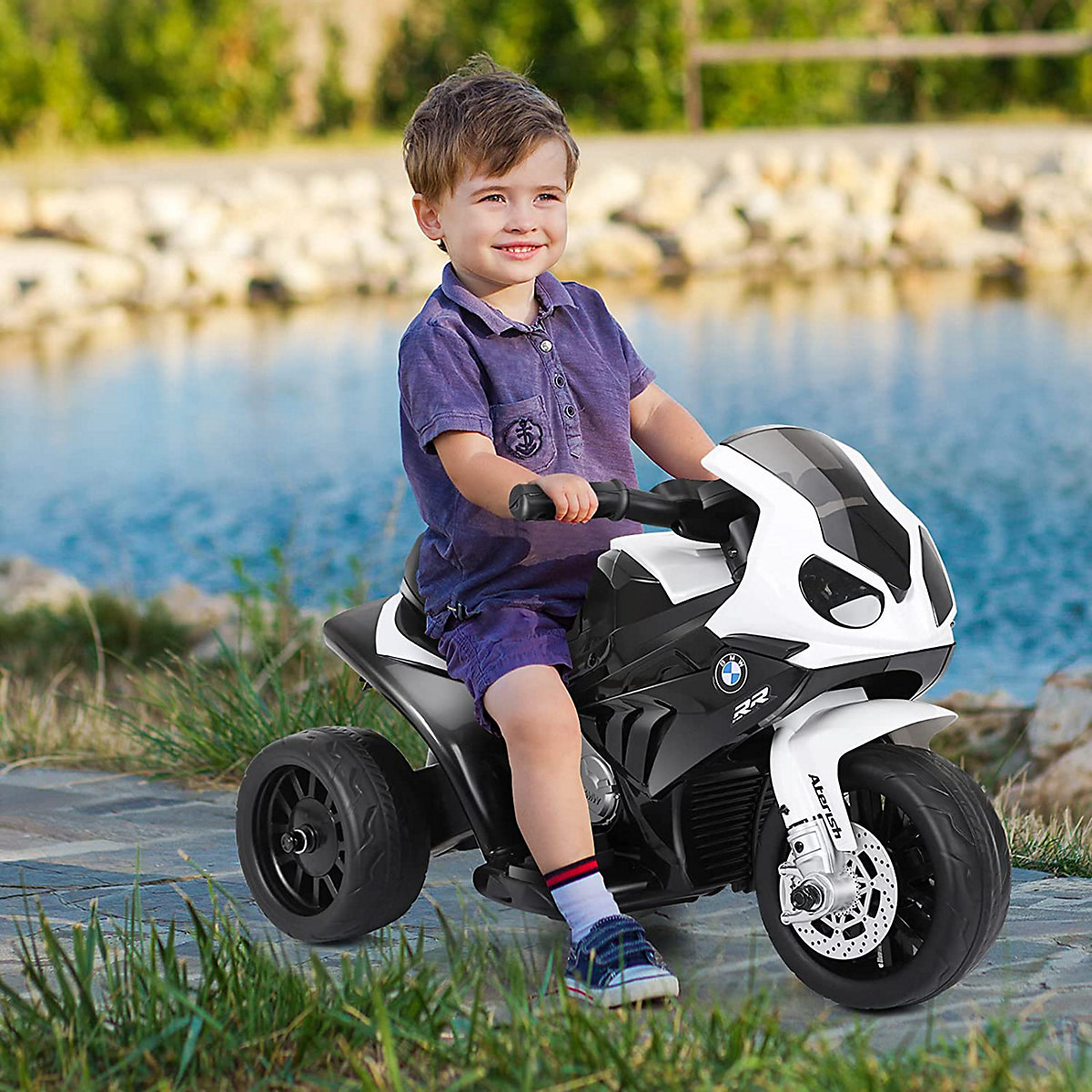 Motorrad BMW mit Musik & Scheinwerfer