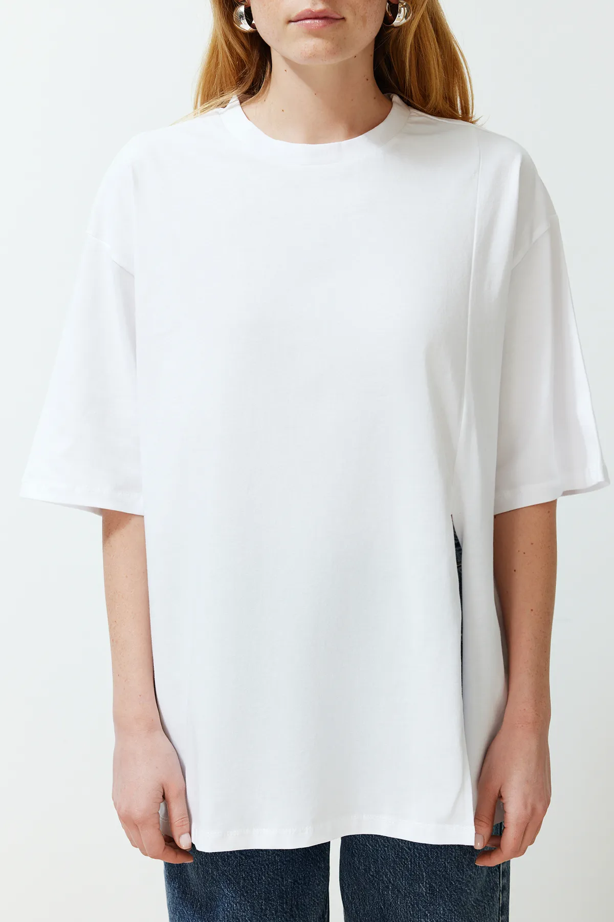 Trendyol Collection  Lilafarbenes, geripptes, reguläres Strick-T-Shirt mit Rundhalsausschnitt TWOSS24TS00050
