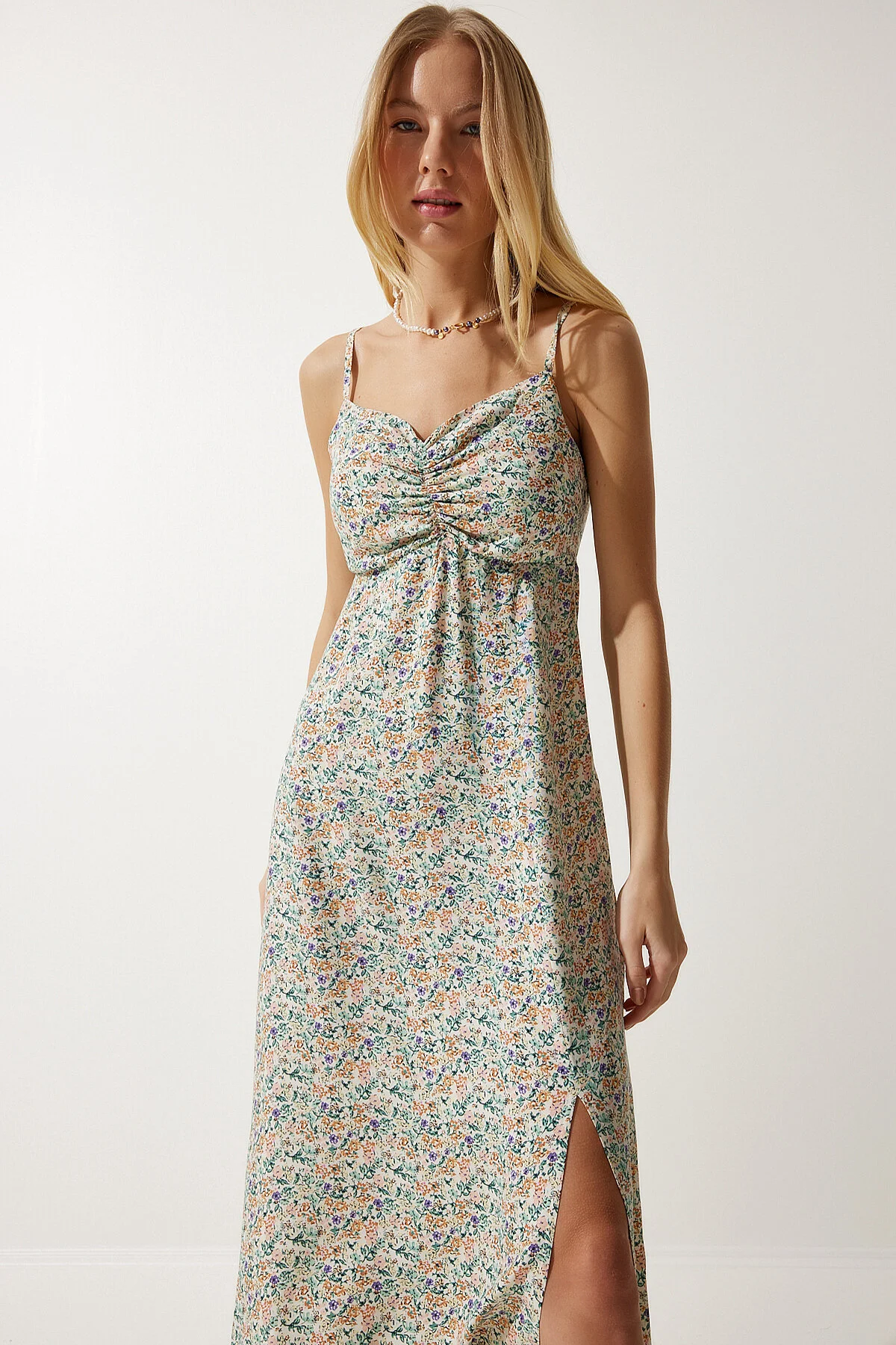 Happiness İstanbul  Cremegrünes Viskosekleid mit gemusterten Trägern für Damen, UB00236