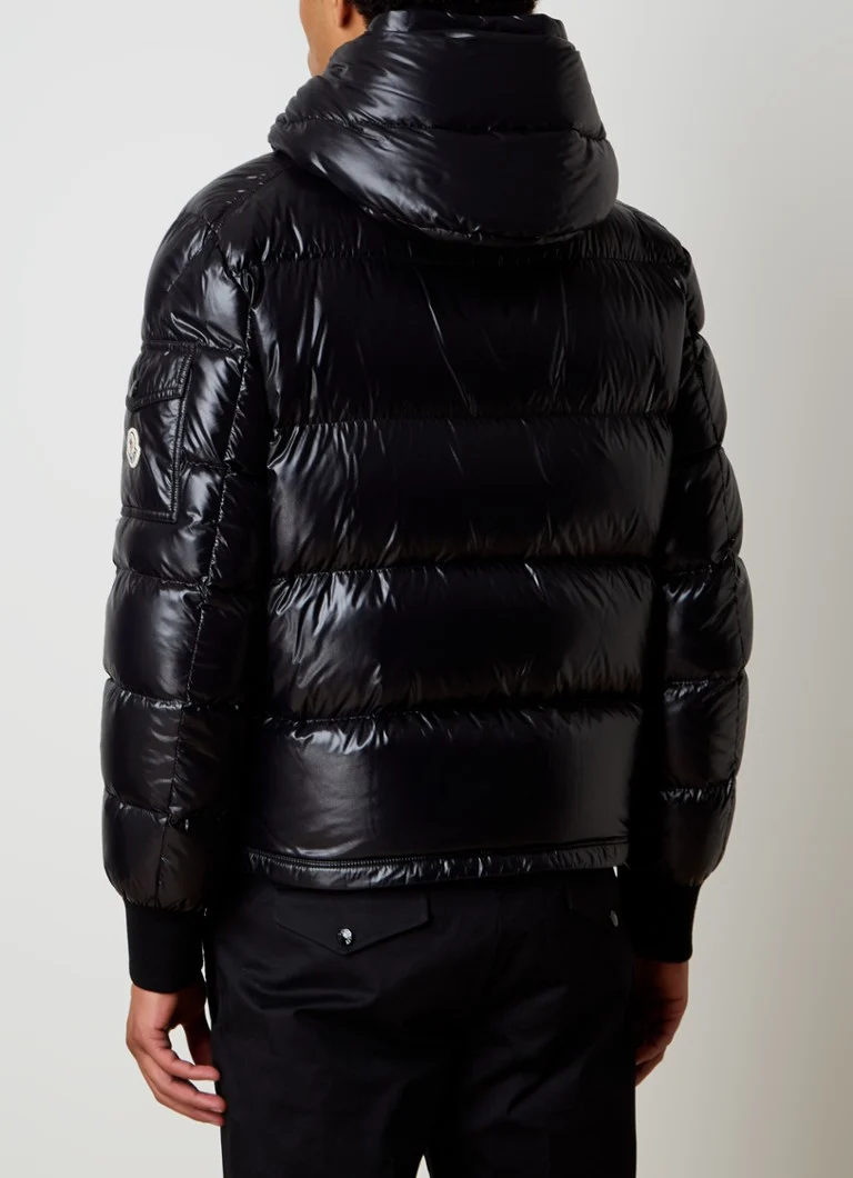 Giacca imbottita in piuma d'oca Moncler Maljasset con cappuccio removibile.