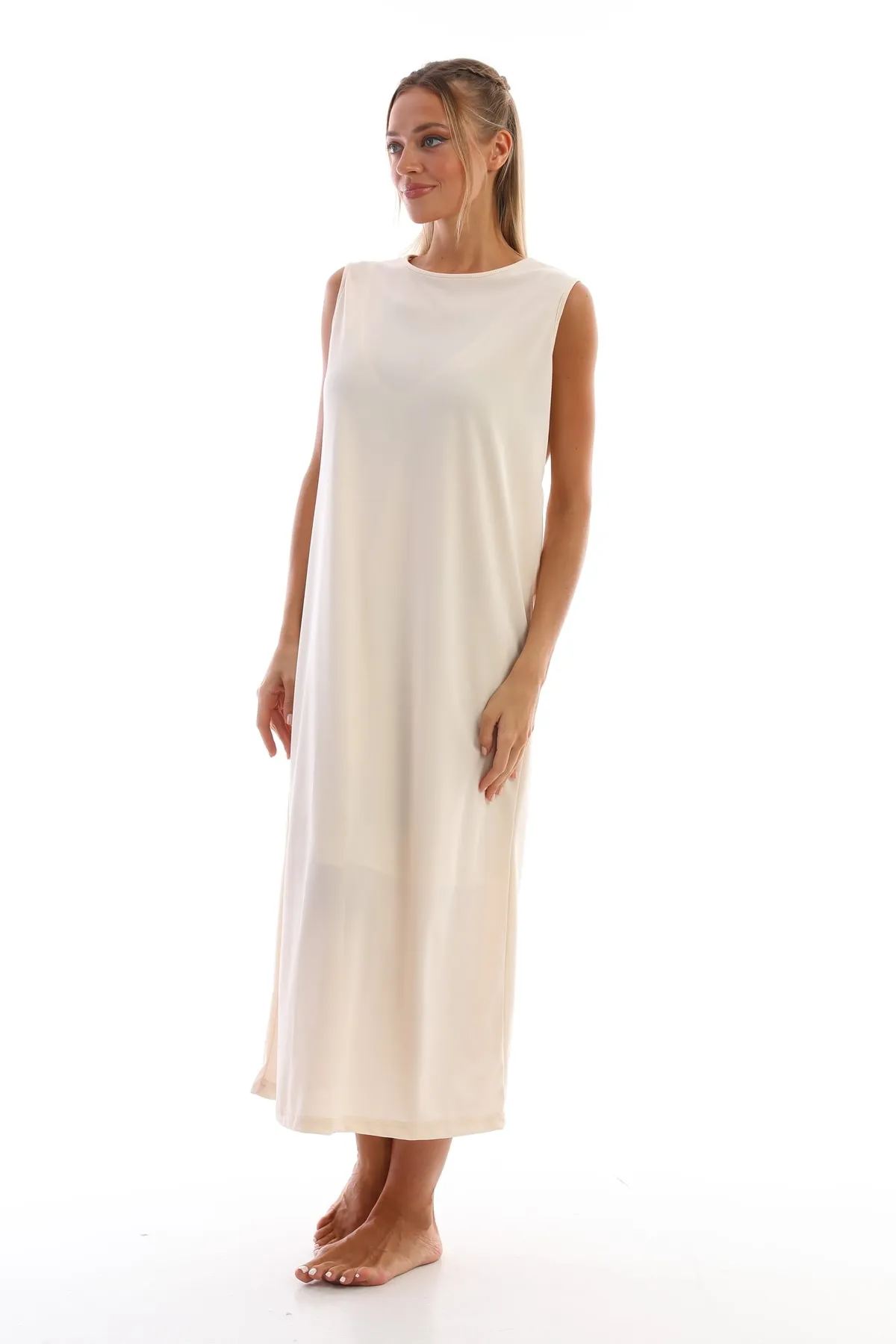 medipek  Beigefarbenes, ärmelloses Kleid mit Unterwäsche und Unterrock
