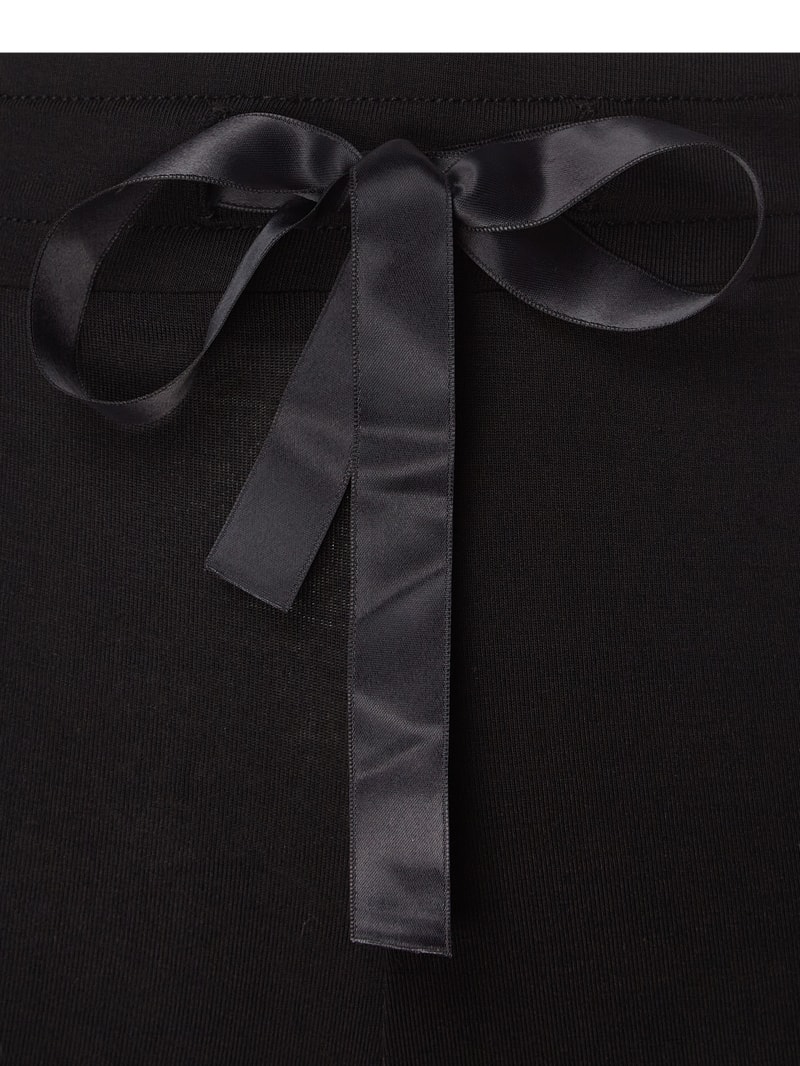 Shorts aus Modalmischung in schwarz