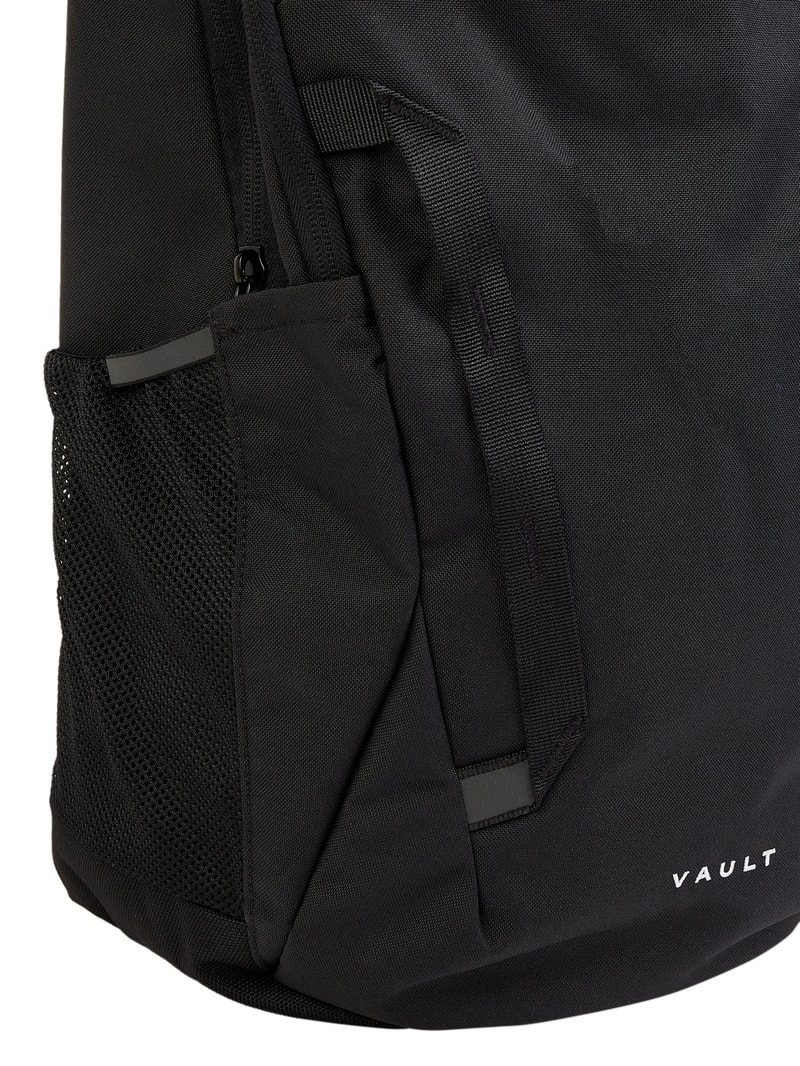 Rucksack mit Laptopfach Modell 'Vault' in schwarz