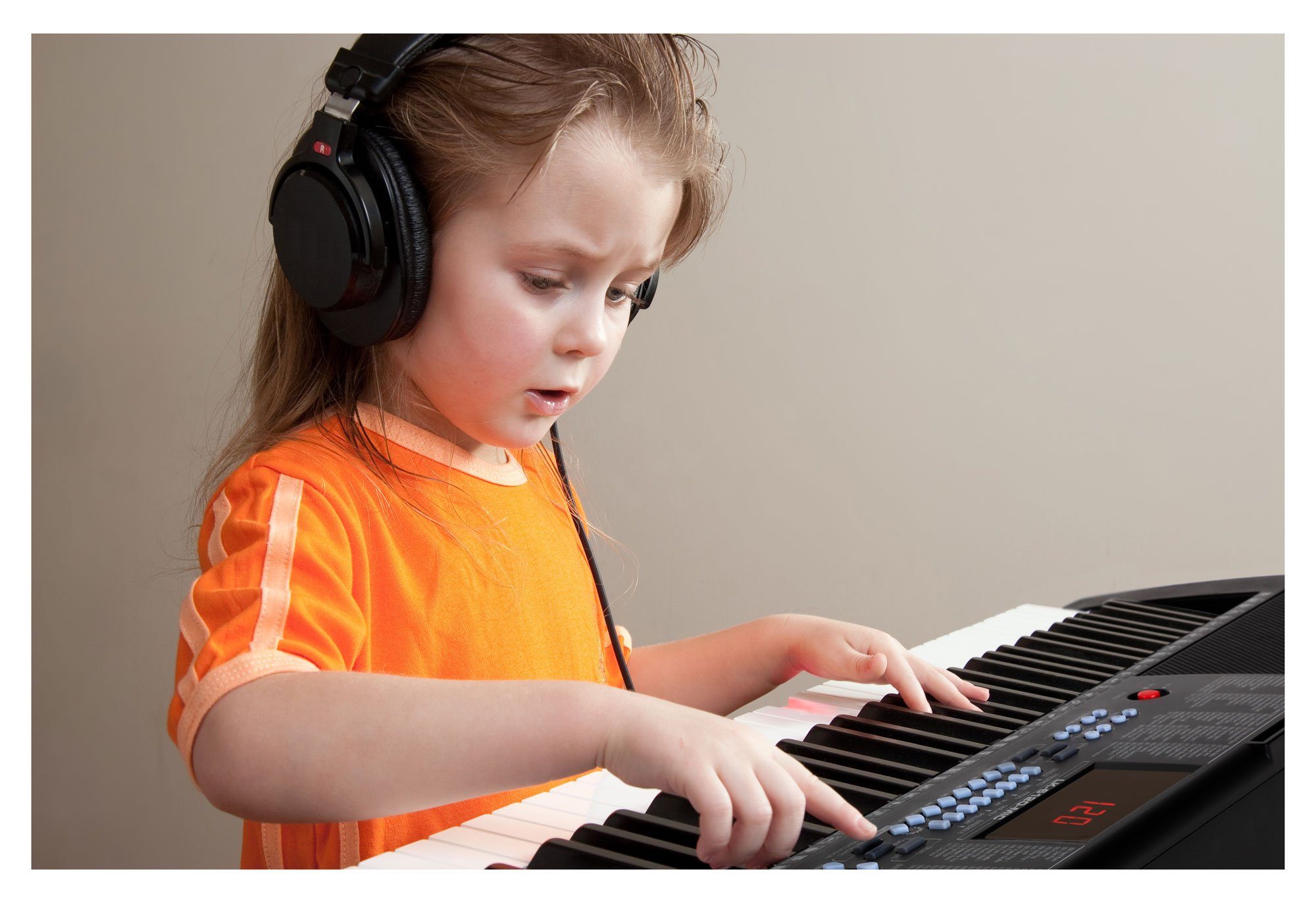 McGrey Home Keyboard LK-6120-MIC - Einsteiger-Keyboard mit 61 Leuchttasten, (2 tlg., Inkl. Mikrofon und Notenhalter), 255 Sounds und Rhythmen - 50 Demo Songs mit Lernfunktionen