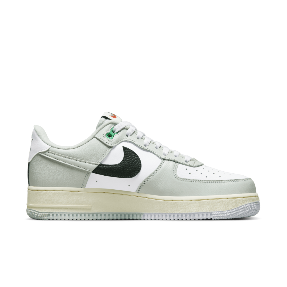 Nike Air Force 1 07 LV8 DZ2522-001 / grau