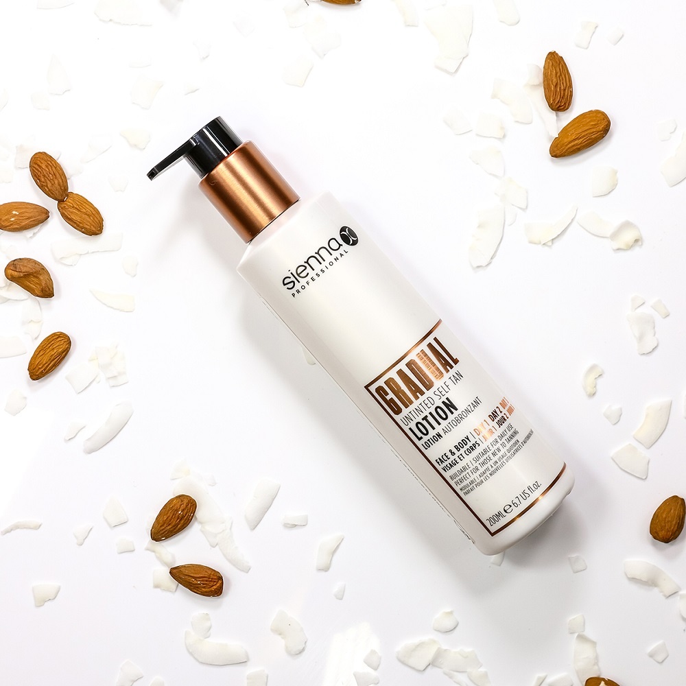 sienna x LOTION AUTOBRONZANTE NON TEINTÉE CARE