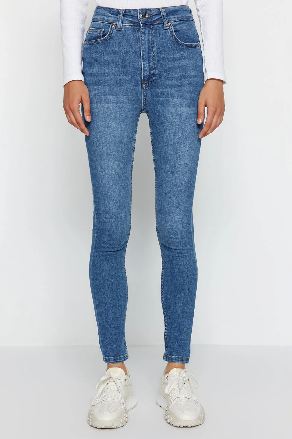 Trendyol Collection  Blaue Skinny Jeans mit hoher Taille TWOAW24JE00081