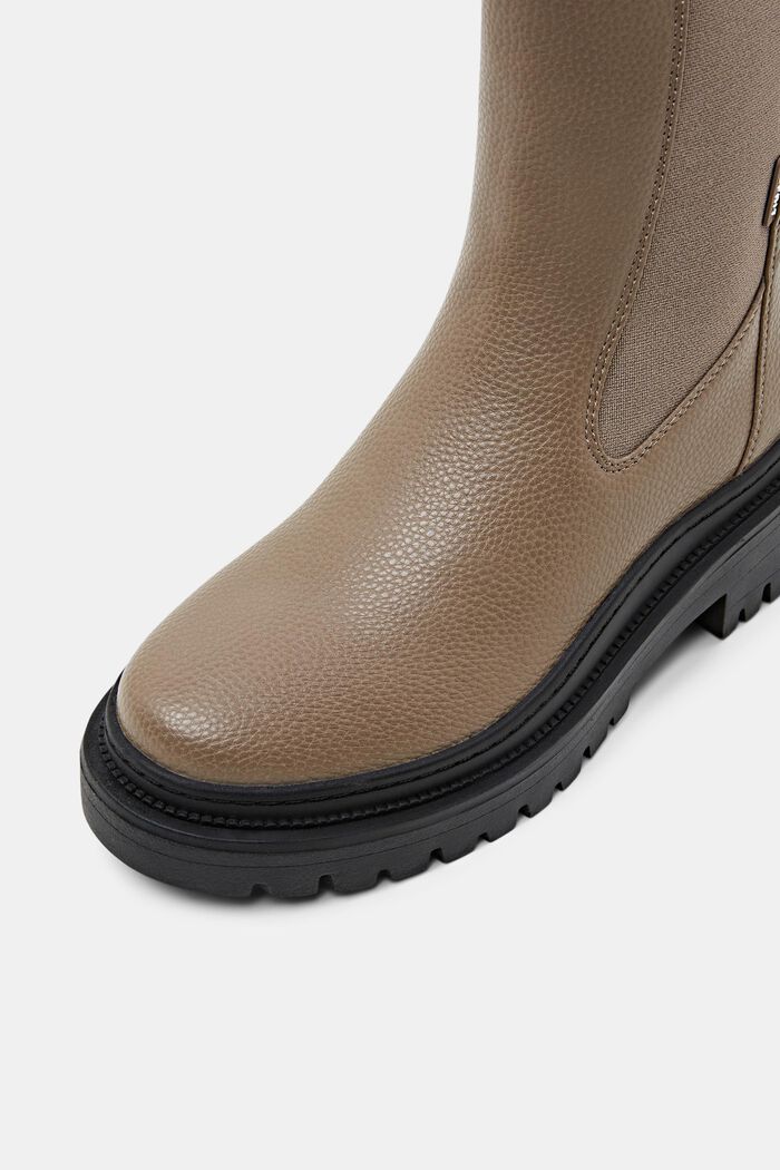 Grobe Boots in Lederoptik