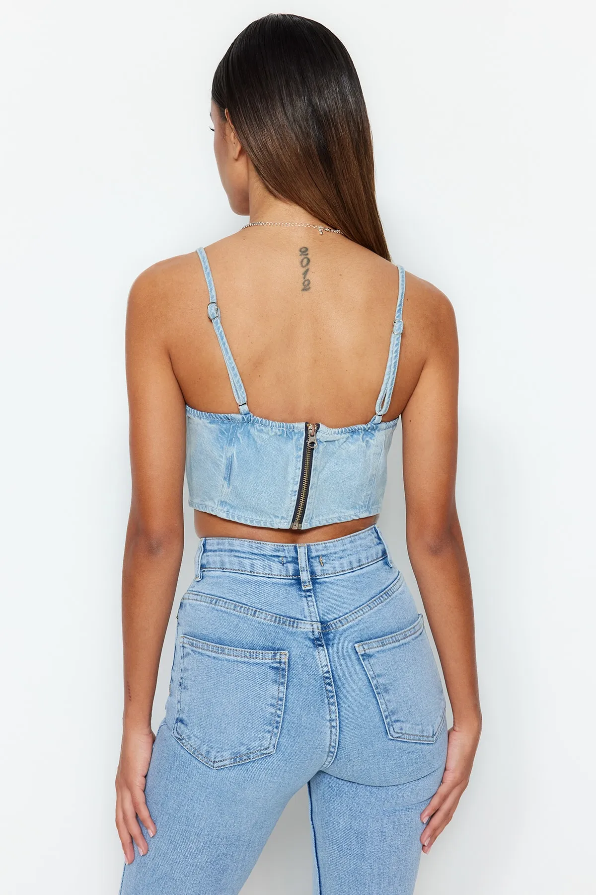 Trendyol Collection  Blaues Bird-Eye-Denim-Bustier TWOSS23BS00010