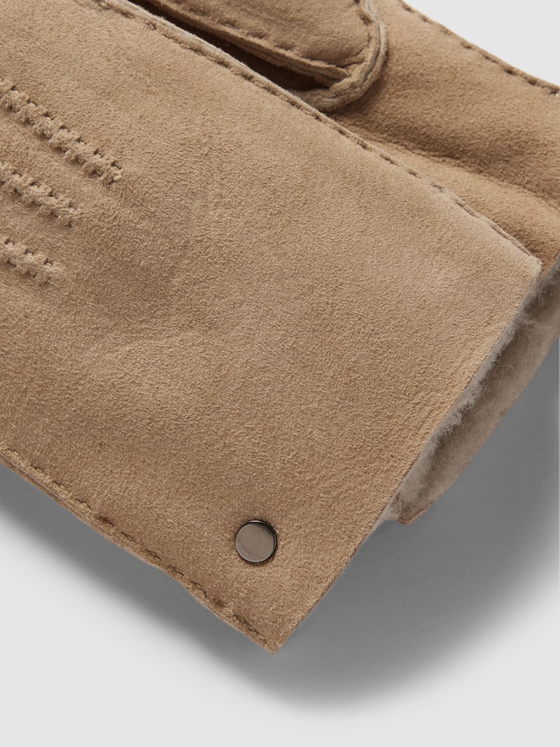 Handschuhe aus Lammfell in beige