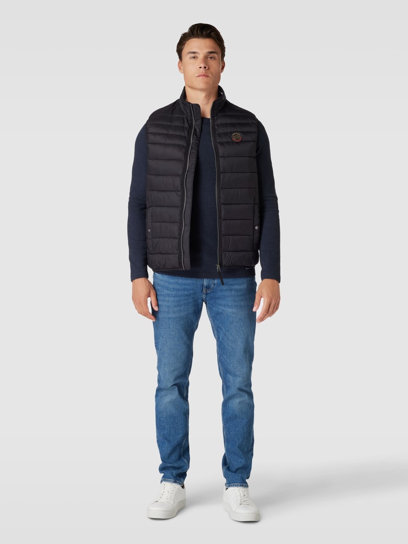 Steppweste mit Label-Patch in schwarz