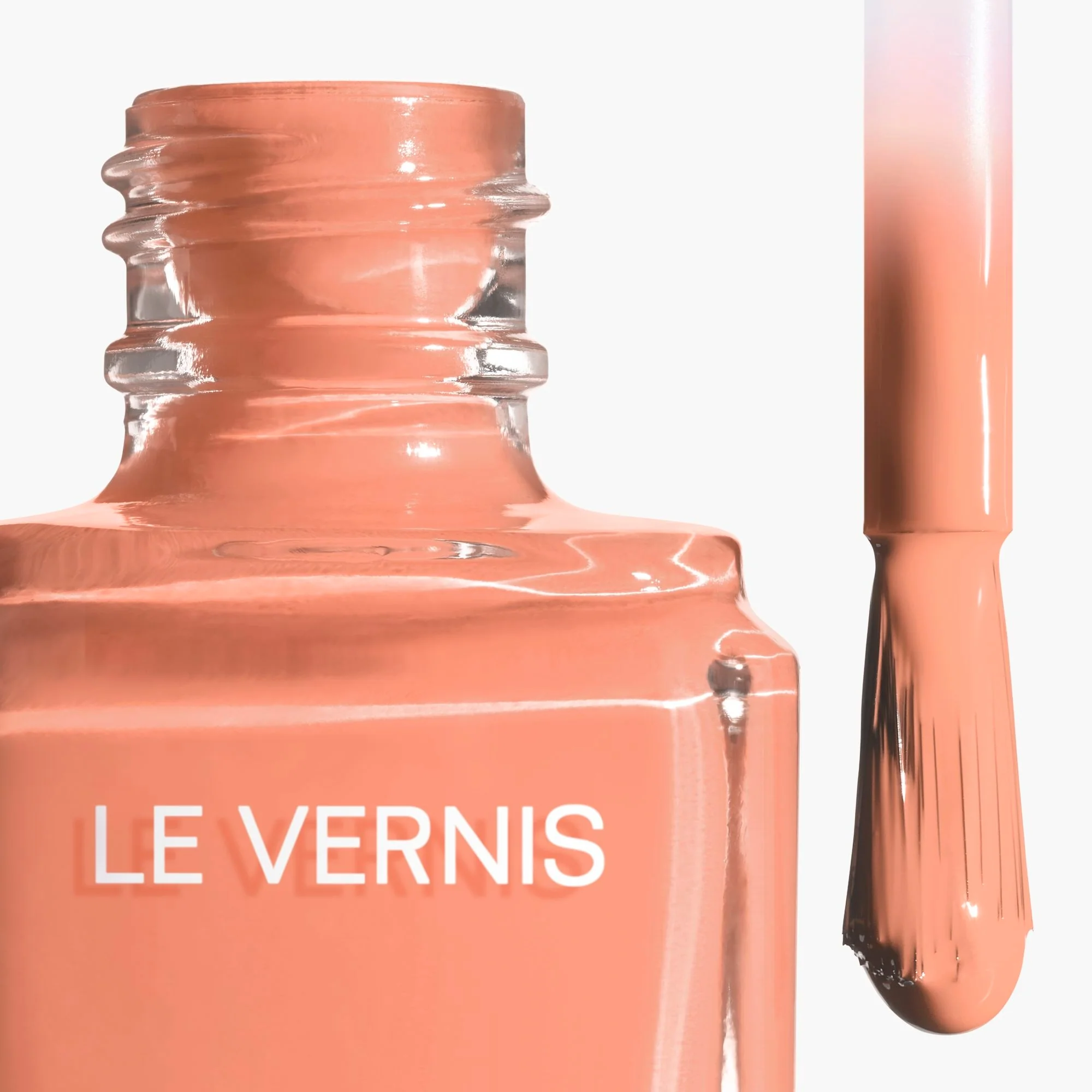 LE VERNIS - DUGOTRAJNA BOJA I SJAJ