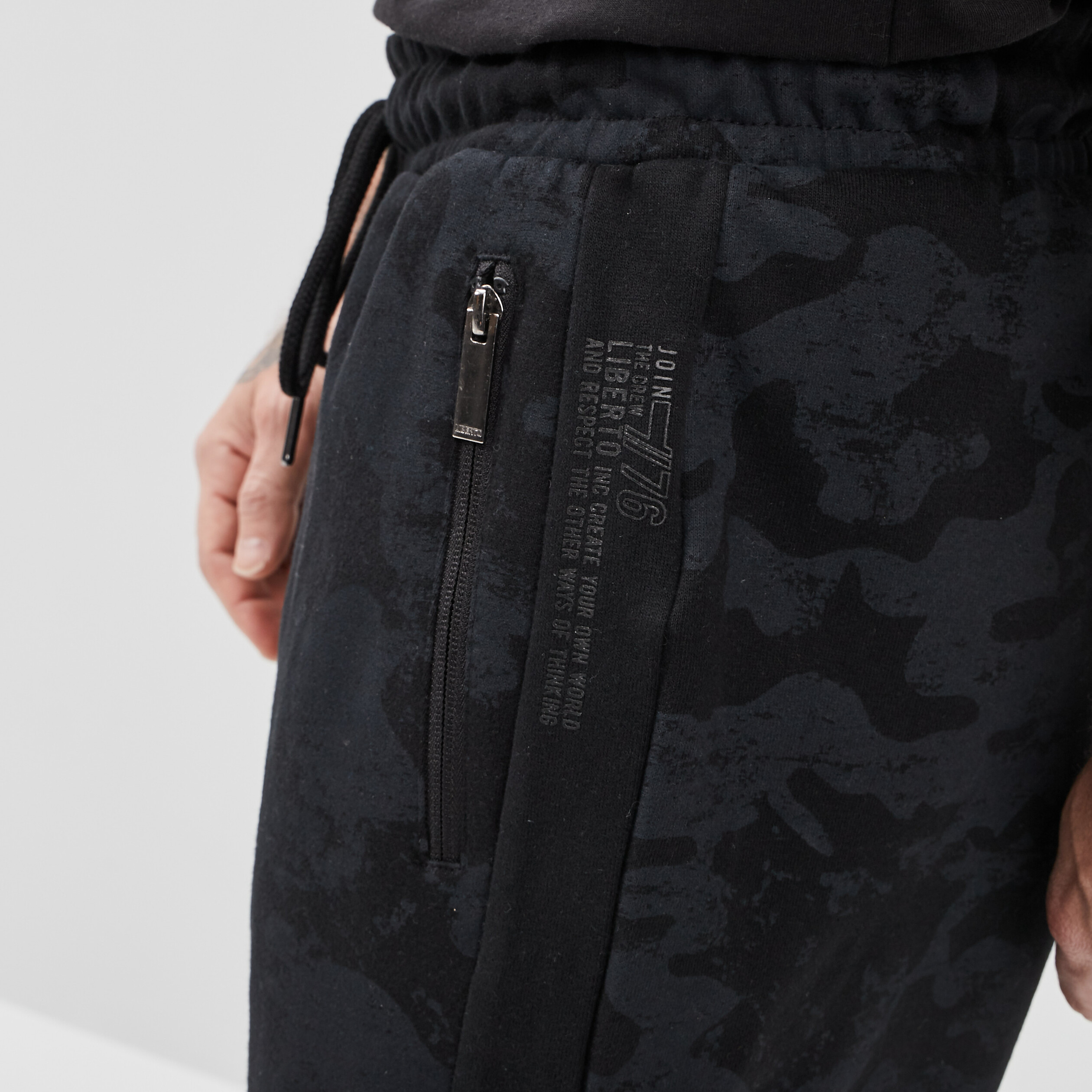 Short jogging droit à coulisse noir homme | La Halle