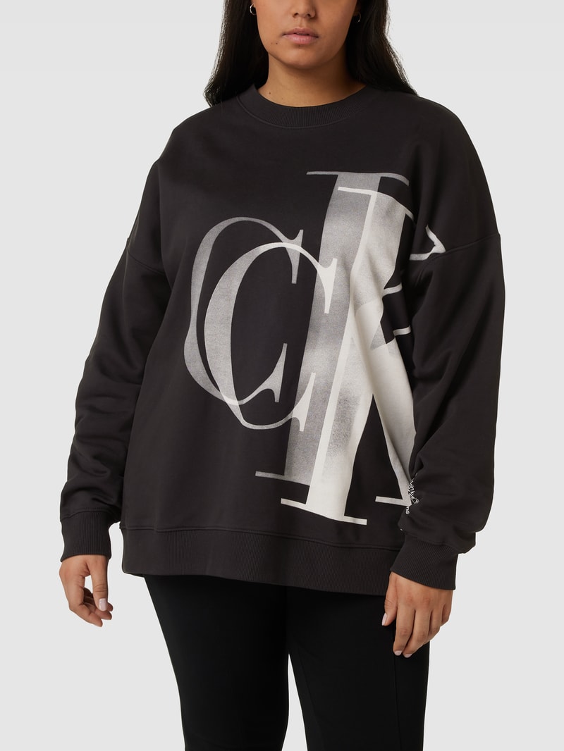 PLUS SIZE Sweatshirt mit Label-Print Modell 'PLUS LIGHTBOX CK' in schwarz