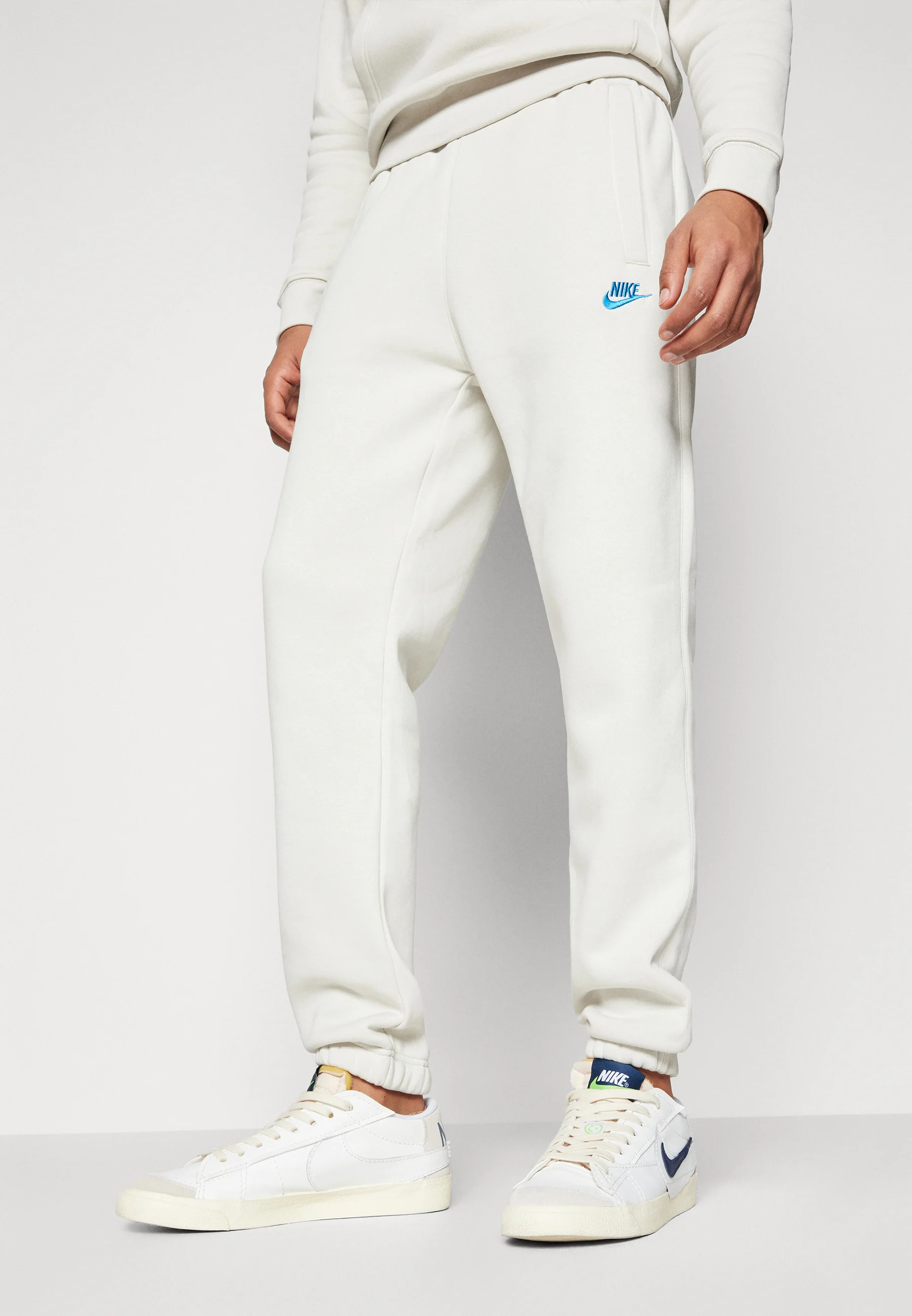 Nike Sportswear CLUB PANT - Pantalones deportivos